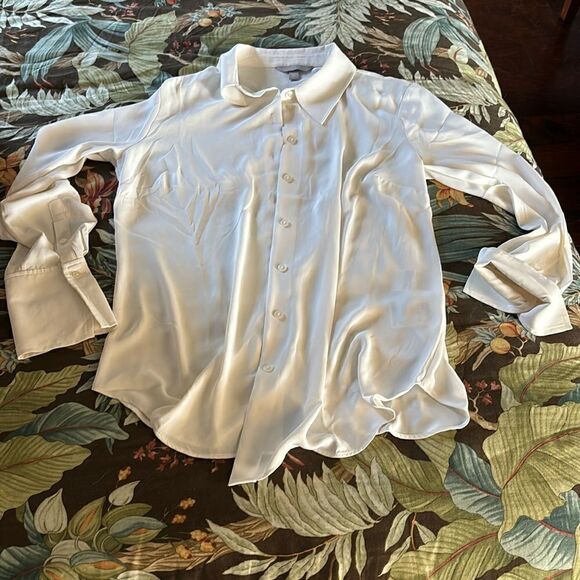 Cream colored sheer H & M button-down blouse, sz M - Picture 1 of 3